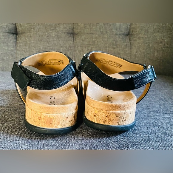 Vionic Kirra Il Wedge Sandal - Picture 2 of 12